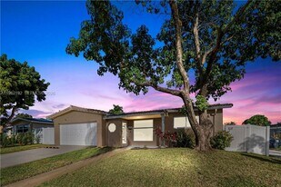 2101 N 52nd Ave in Hollywood, FL - Building Photo