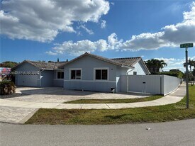 9978 SW 152nd Terrace in Miami, FL - Building Photo