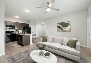 2551 N Guadalupe St in Seguin, TX - Building Photo - Building Photo