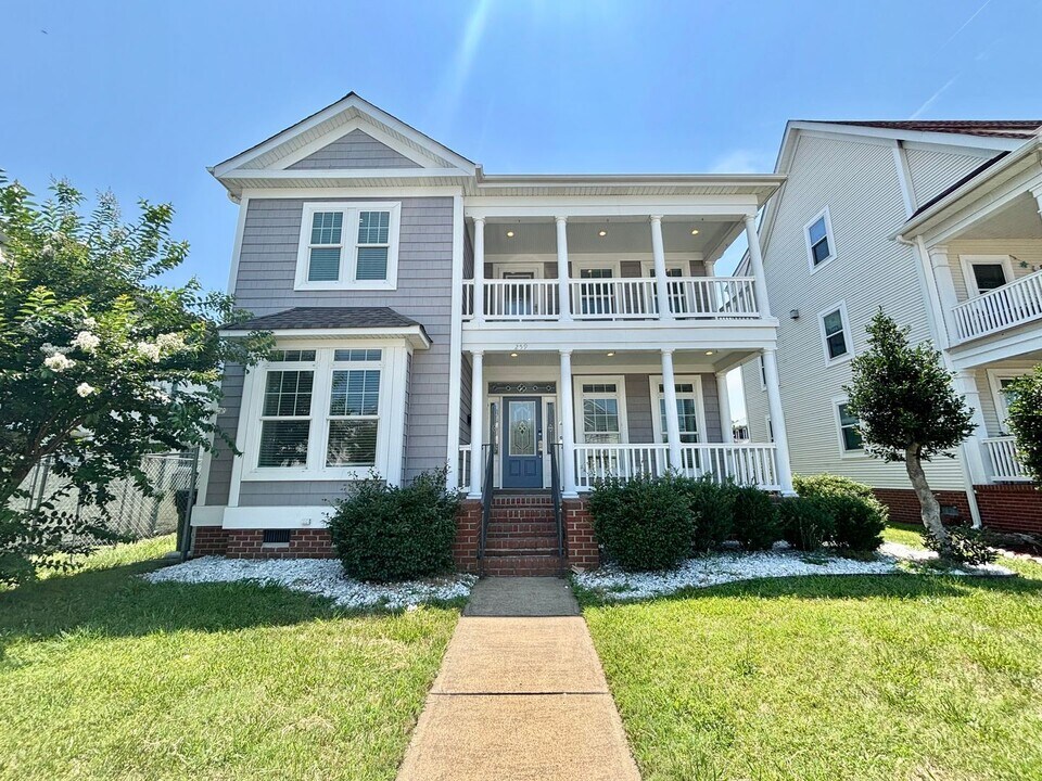 259 W Ocean View Ave in Norfolk, VA - Building Photo