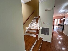7412 Wild Honey Way in Elkridge, MD - Building Photo - Building Photo