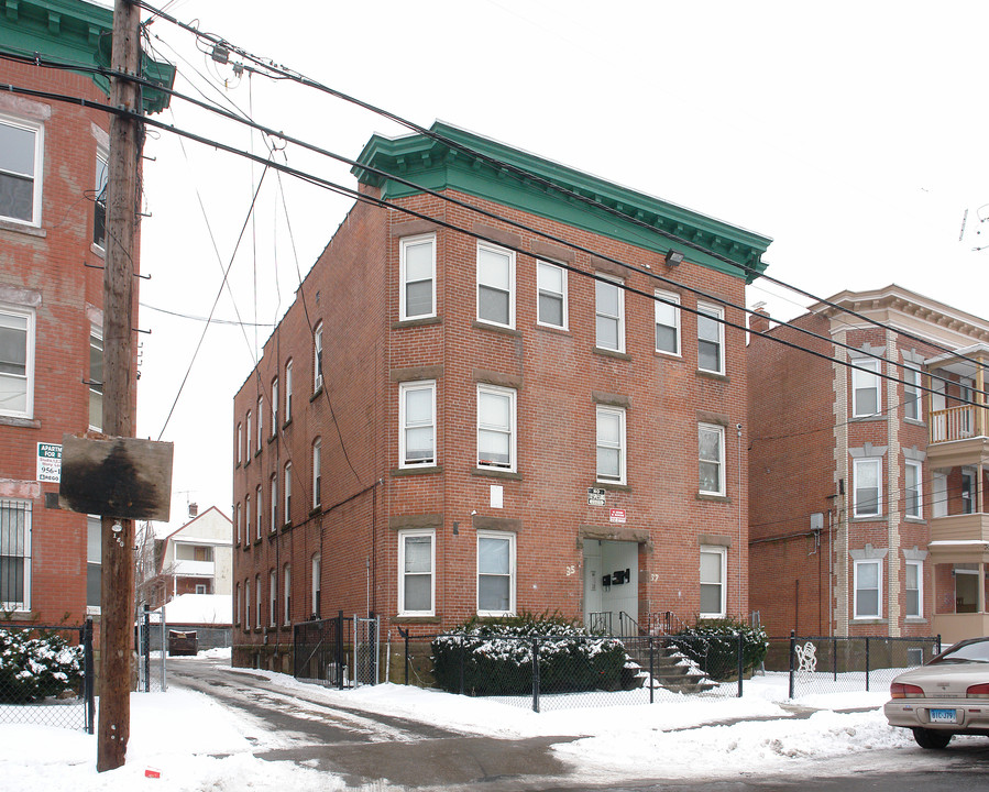 35-37 Bond St in Hartford, CT - Foto de edificio