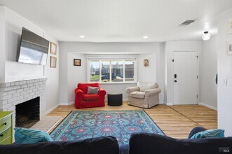 1100 Merrill Ct in Dixon, CA - Building Photo - Building Photo