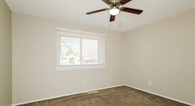 5801 Sir Edward Ct in Florissant, MO - Building Photo - Building Photo