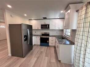 3339 Van Nuys Loop in New Port Richey, FL - Building Photo - Building Photo