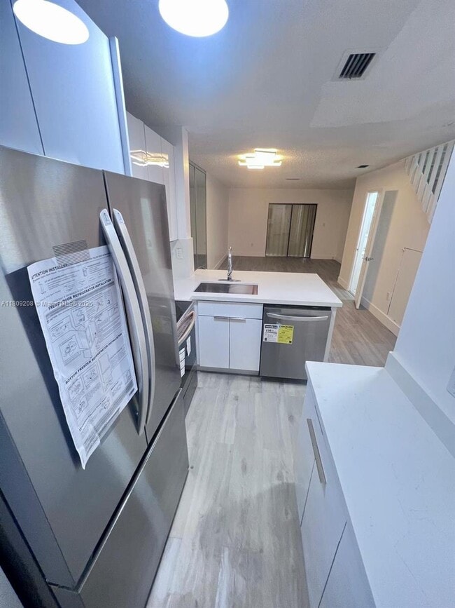 6866 NW 173rd Dr in Hialeah, FL - Building Photo - Building Photo