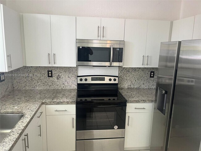 2508 SE 14th Ave in Homestead, FL - Building Photo - Building Photo