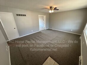 7318 James A Reed Rd in Kansas City, MO - Building Photo - Building Photo