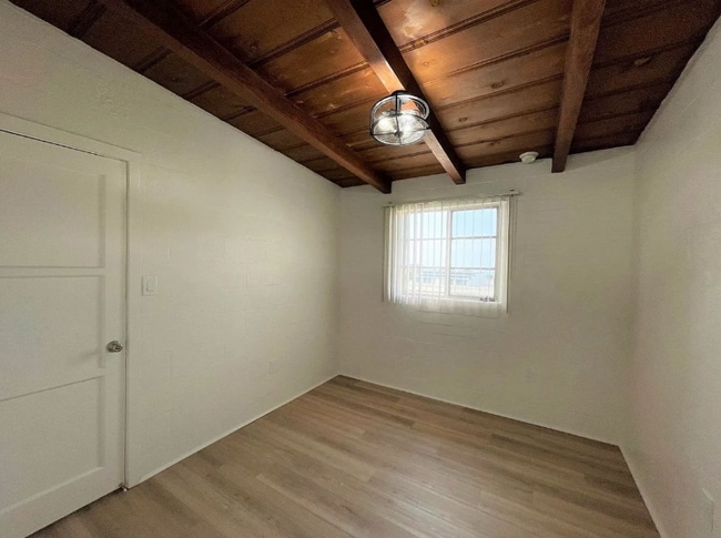 134 S Crimea St in Ventura, CA - Foto de edificio - Building Photo