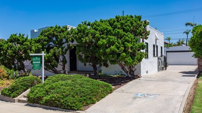 4713 Van Dyke Ave in San Diego, CA - Building Photo - Building Photo