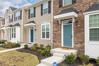 Ryan Homes at Westchester Towns in Chester, VA - Foto de edificio - Building Photo