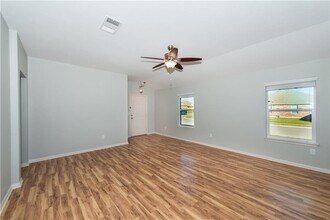 322 Foxglove Dr in Hutto, TX - Building Photo - Building Photo