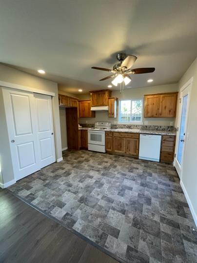 1841 Hubbard Ln-Unit -2 in Grants Pass, OR - Foto de edificio