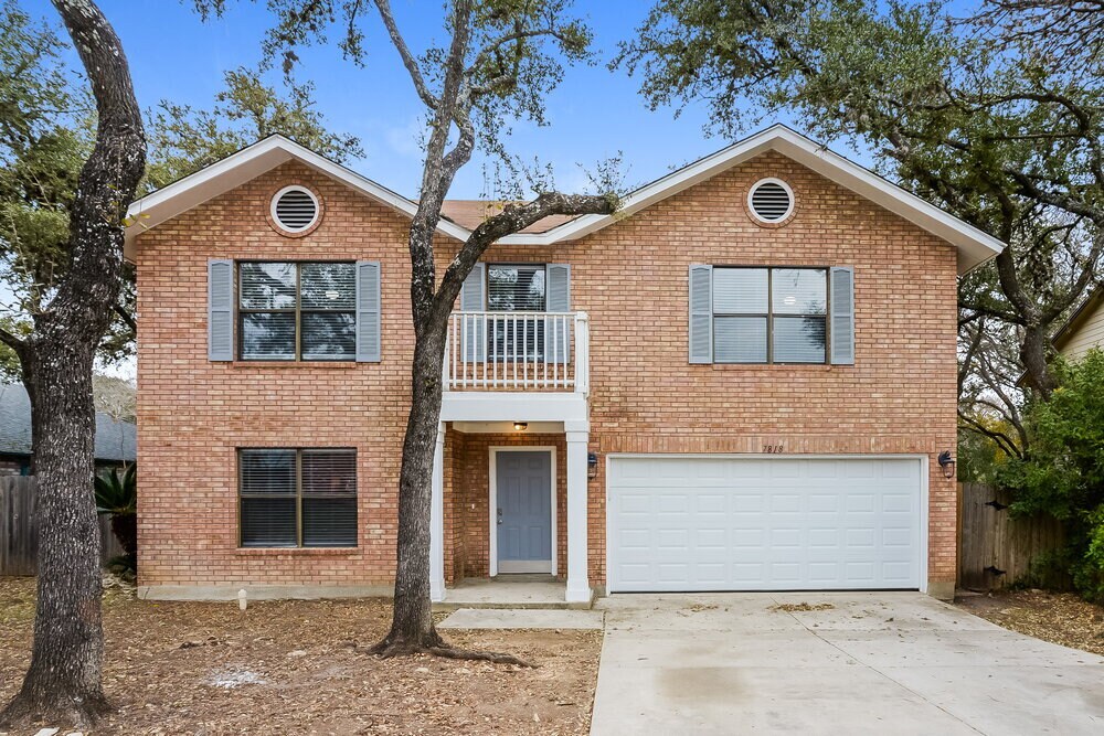 7818 Benbrook in San Antonio, TX - Building Photo