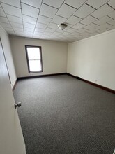 101 Pleasant St, Unit 1 in Charlotte, MI - Foto de edificio - Building Photo