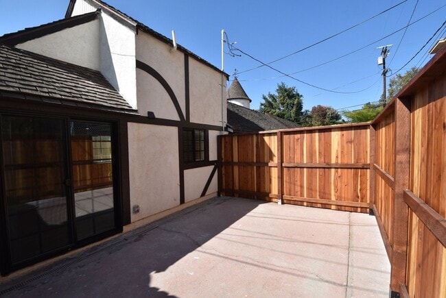 2906 Griffith Park Blvd in Los Angeles, CA - Building Photo - Building Photo