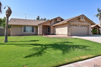 3555 W 15th Ln in Yuma, AZ - Building Photo - Building Photo