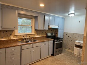 368 Grover Cleveland Hwy in Buffalo, NY - Building Photo - Building Photo