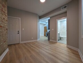 437 W Belden, Unit 1 in Chicago, IL - Building Photo - Building Photo