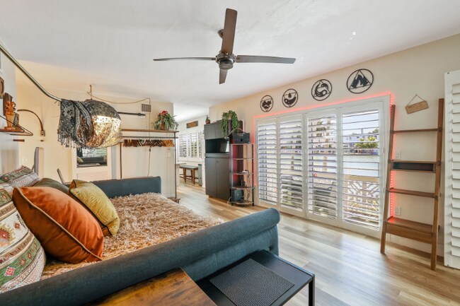 property at 8040 Tatum Waterway Dr