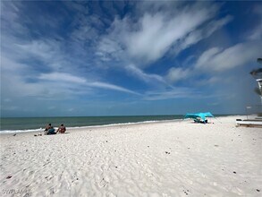 3420 Gulf Shore Blvd N in Naples, FL - Building Photo - Building Photo