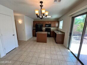 7611 W Charter Oak Rd in Peoria, AZ - Building Photo - Building Photo