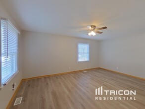 71 Amesbury Rd in Montgomery, IL - Building Photo - Building Photo