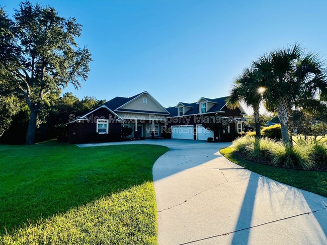 2926 Greystone Dr in Milton, FL - Building Photo - Building Photo