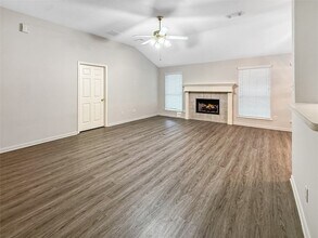 3310 N Mason Rd in Katy, TX - Building Photo - Building Photo