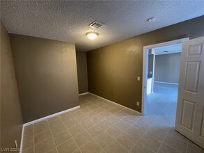 2516 E Mesquite Ave-Unit -2 in Las Vegas, NV - Building Photo - Building Photo