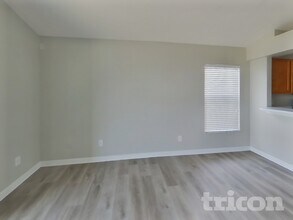 31136 Whinsenton Dr in Wesley Chapel, FL - Building Photo - Building Photo