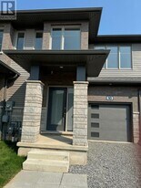 10 Whelan Ct in Thorold, ON - Building Photo