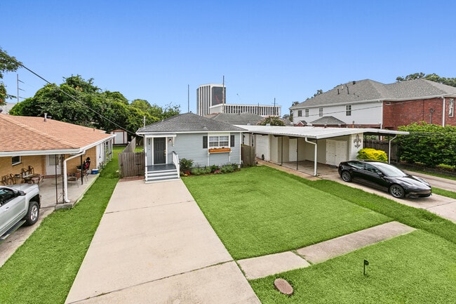 209 Vine St in Metairie, LA - Foto de edificio - Building Photo