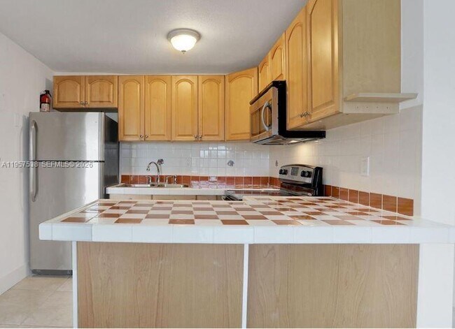 4275 NW S Tamiami Canal Dr in Miami, FL - Building Photo - Building Photo