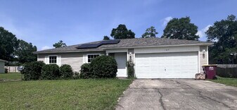 147 Cabana Way in Crestview, FL - Building Photo