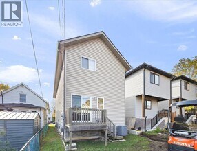700 Bridge Ave in Windsor, ON - Building Photo - Building Photo