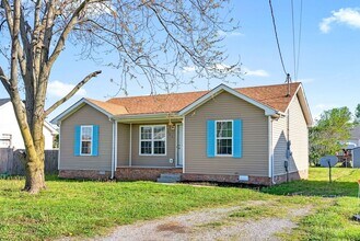 521 Gainey Dr in Oak Grove, KY - Foto de edificio - Building Photo