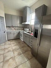 6533 Brittmoore Rd in Houston, TX - Building Photo - Building Photo