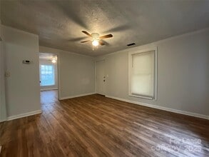 1305 Ragan Ave in High Point, NC - Building Photo - Building Photo