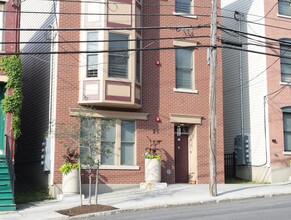 26-30 Morton Ave in Albany, NY - Foto de edificio - Building Photo