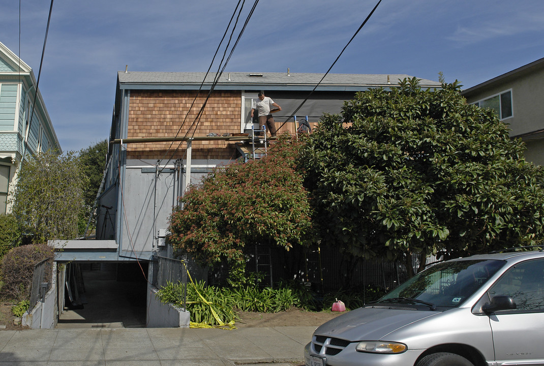 2205 San Antonio Ave in Alameda, CA - Building Photo