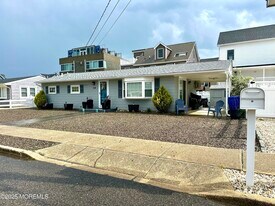 225 Ocean Bay Blvd in Lavallette, NJ - Building Photo