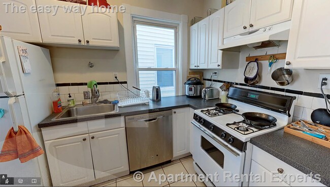 378 Washington St, Unit #2 in Somerville, MA - Building Photo - Building Photo