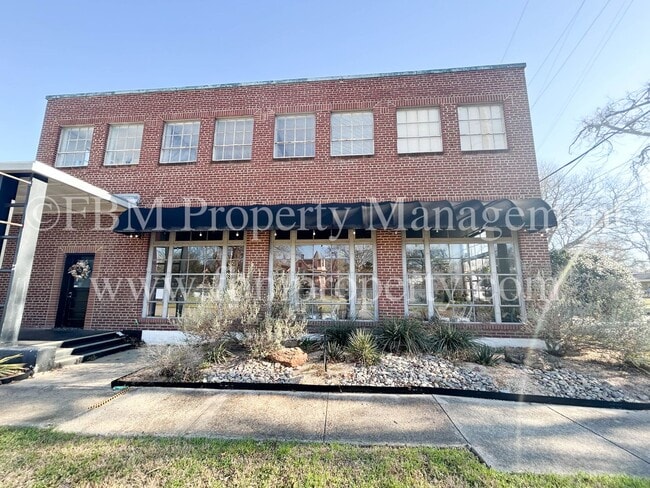 1300 W Main St in Waxahachie, TX - Building Photo - Building Photo