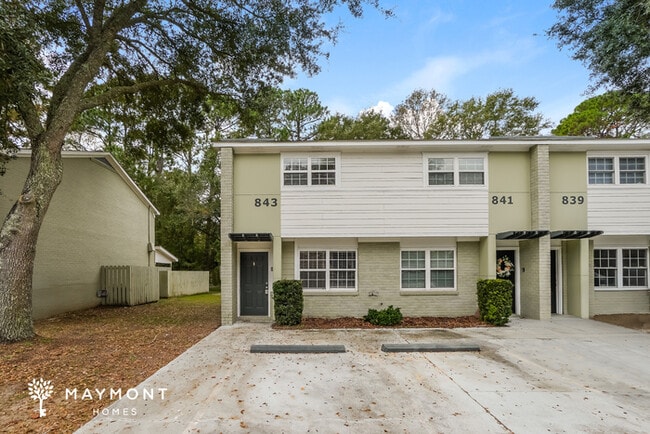 property at 843 Von Kolnitz Rd