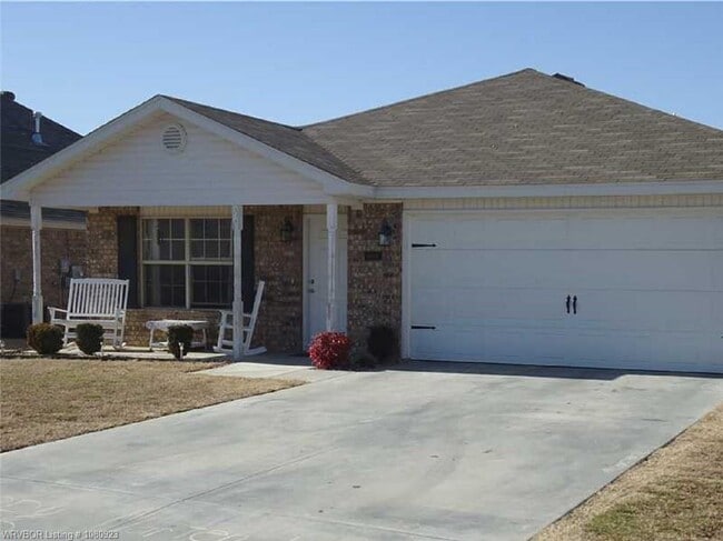 property at 6604 Huntington Ct