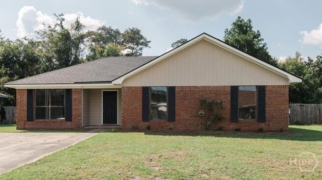 958 Gulfstream Rd in Hinesville, GA - Building Photo