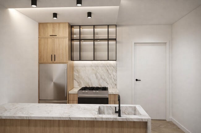 313-321 E 17th St in New York, NY - Building Photo - Building Photo