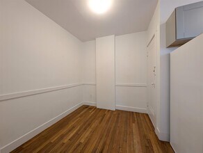 31 College Ave, Unit 4 in Somerville, MA - Foto de edificio - Building Photo