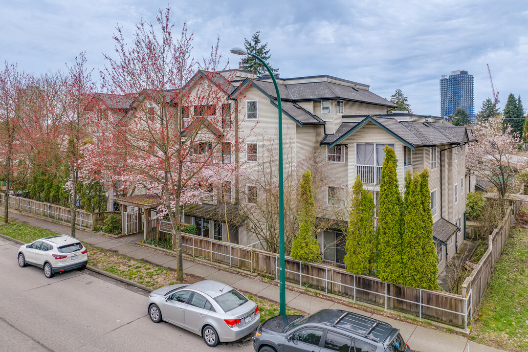 5003 Boundary Rd in Vancouver, BC - Building Photo